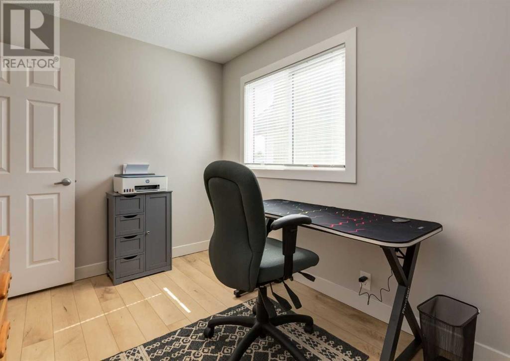 Single Family House for Sale in  Silvercreek Close NW Silver Springs Calgary 