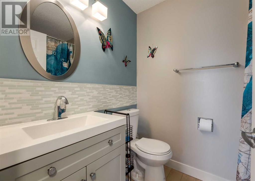 Single Family House for Sale in  Silvercreek Close NW Silver Springs Calgary 