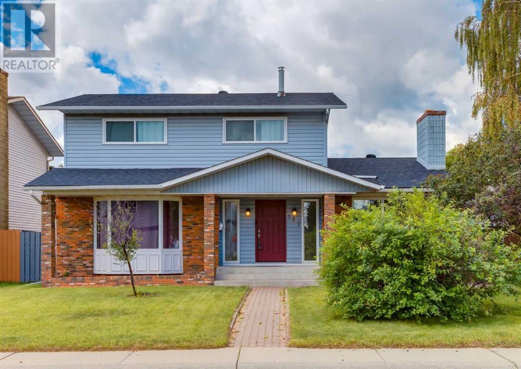 Single Family House for Sale in  Silvercreek Close NW Silver Springs Calgary 