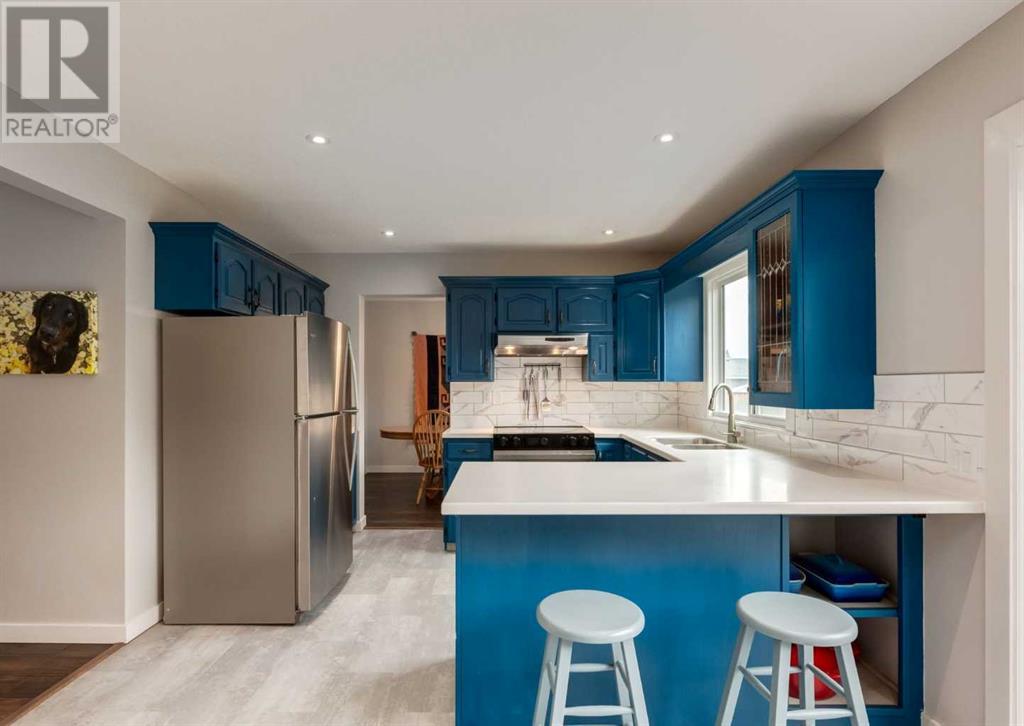Single Family House for Sale in  Silvercreek Close NW Silver Springs Calgary 