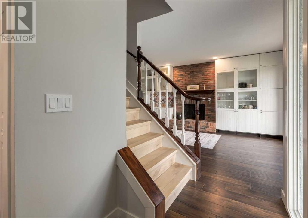 Single Family House for Sale in  Silvercreek Close NW Silver Springs Calgary 