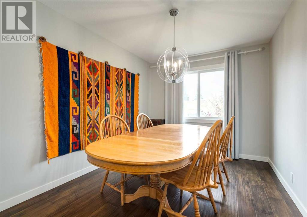 Single Family House for Sale in  Silvercreek Close NW Silver Springs Calgary 