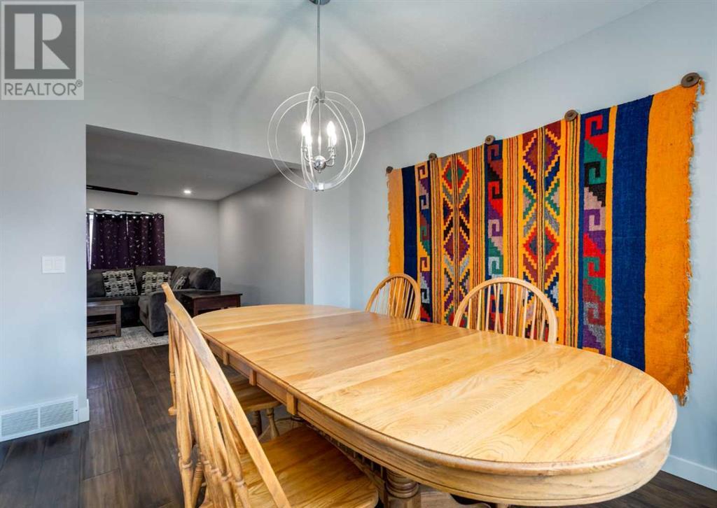 Single Family House for Sale in  Silvercreek Close NW Silver Springs Calgary 