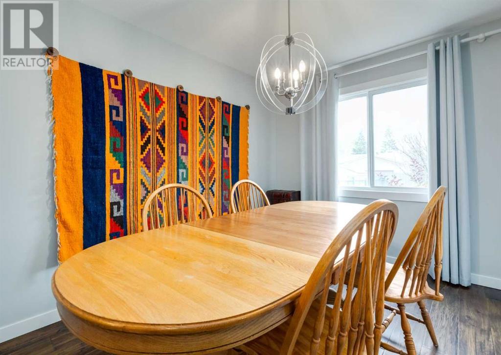 Single Family House for Sale in  Silvercreek Close NW Silver Springs Calgary 