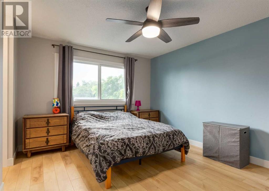 Single Family House for Sale in  Silvercreek Close NW Silver Springs Calgary 