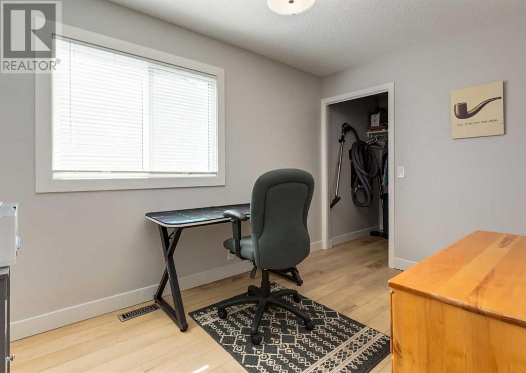 Single Family House for Sale in  Silvercreek Close NW Silver Springs Calgary 