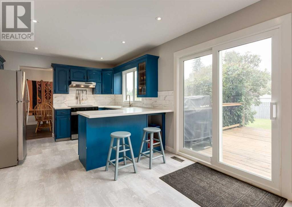 Single Family House for Sale in  Silvercreek Close NW Silver Springs Calgary 
