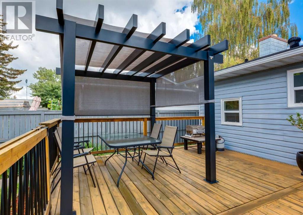 Single Family House for Sale in  Silvercreek Close NW Silver Springs Calgary 