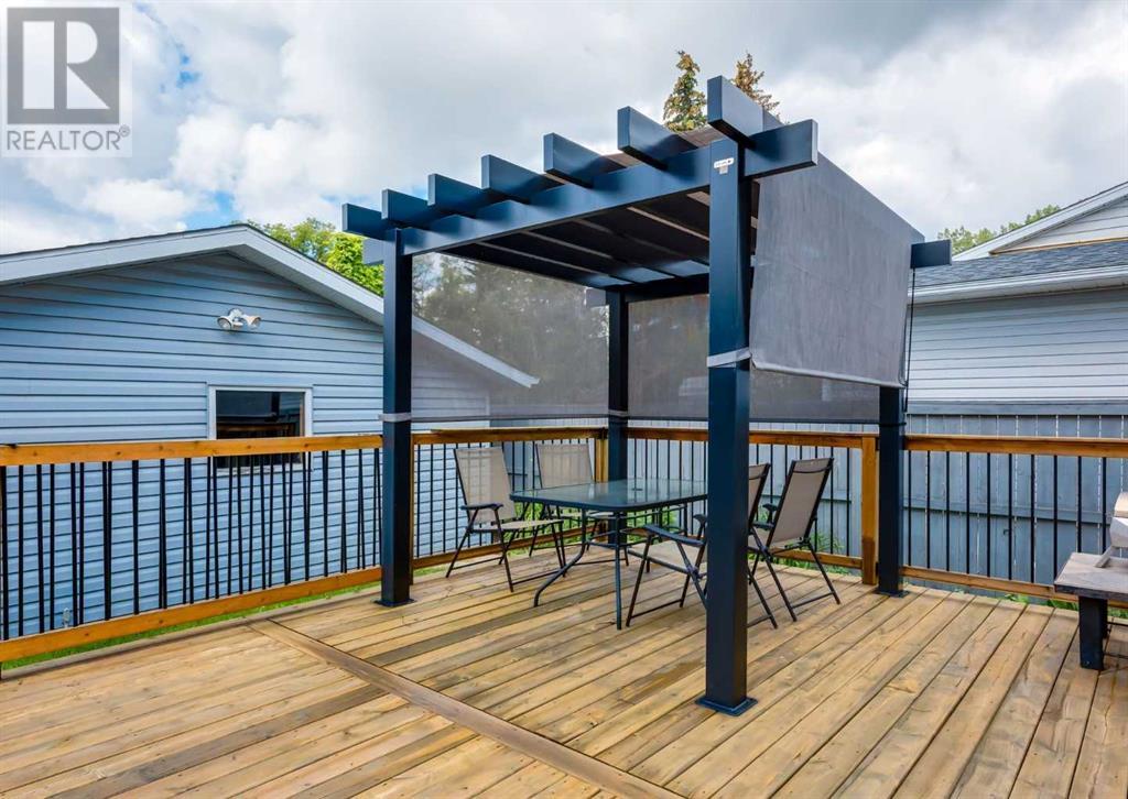 Single Family House for Sale in  Silvercreek Close NW Silver Springs Calgary 
