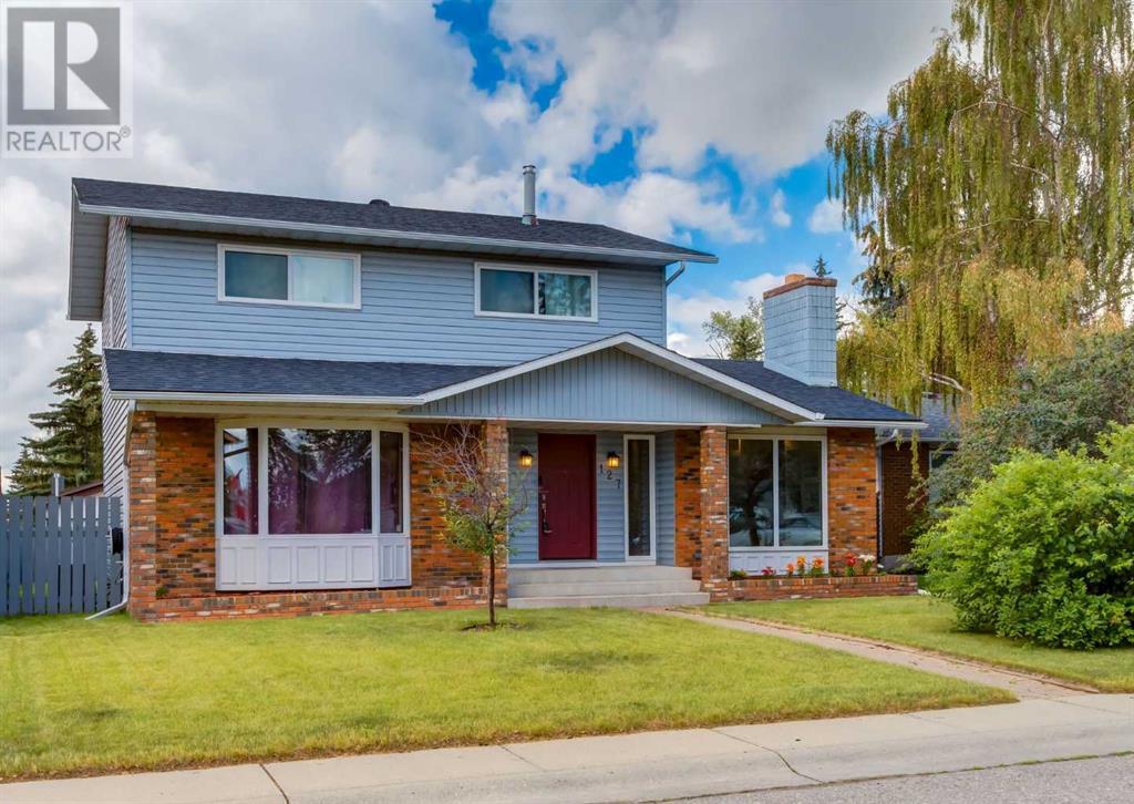 Single Family House for Sale in  Silvercreek Close NW Silver Springs Calgary 