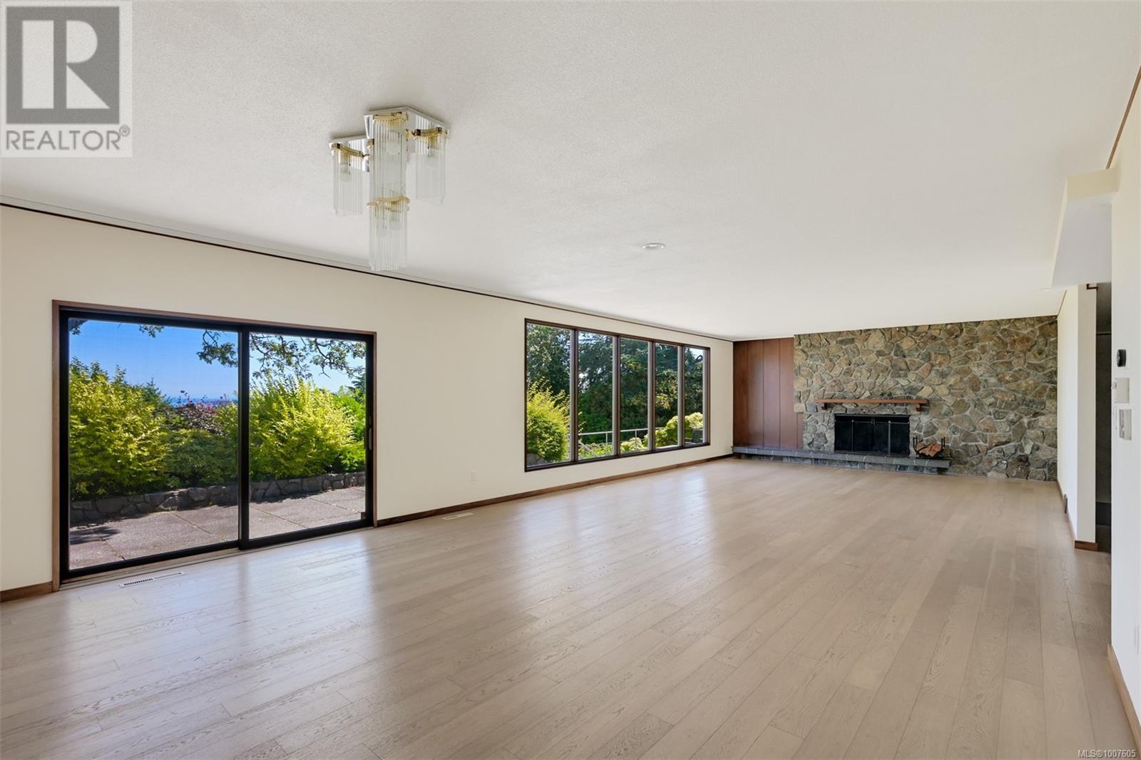 Photo 25 of 3375 Upper Terrace Rd, Oak Bay BC
