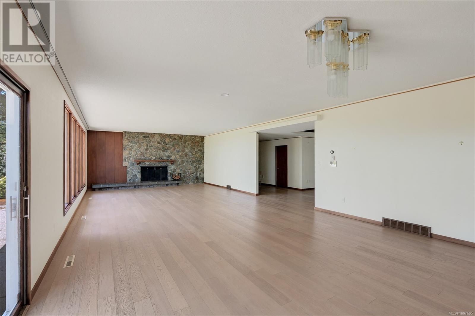 Photo 28 of 3375 Upper Terrace Rd, Oak Bay BC