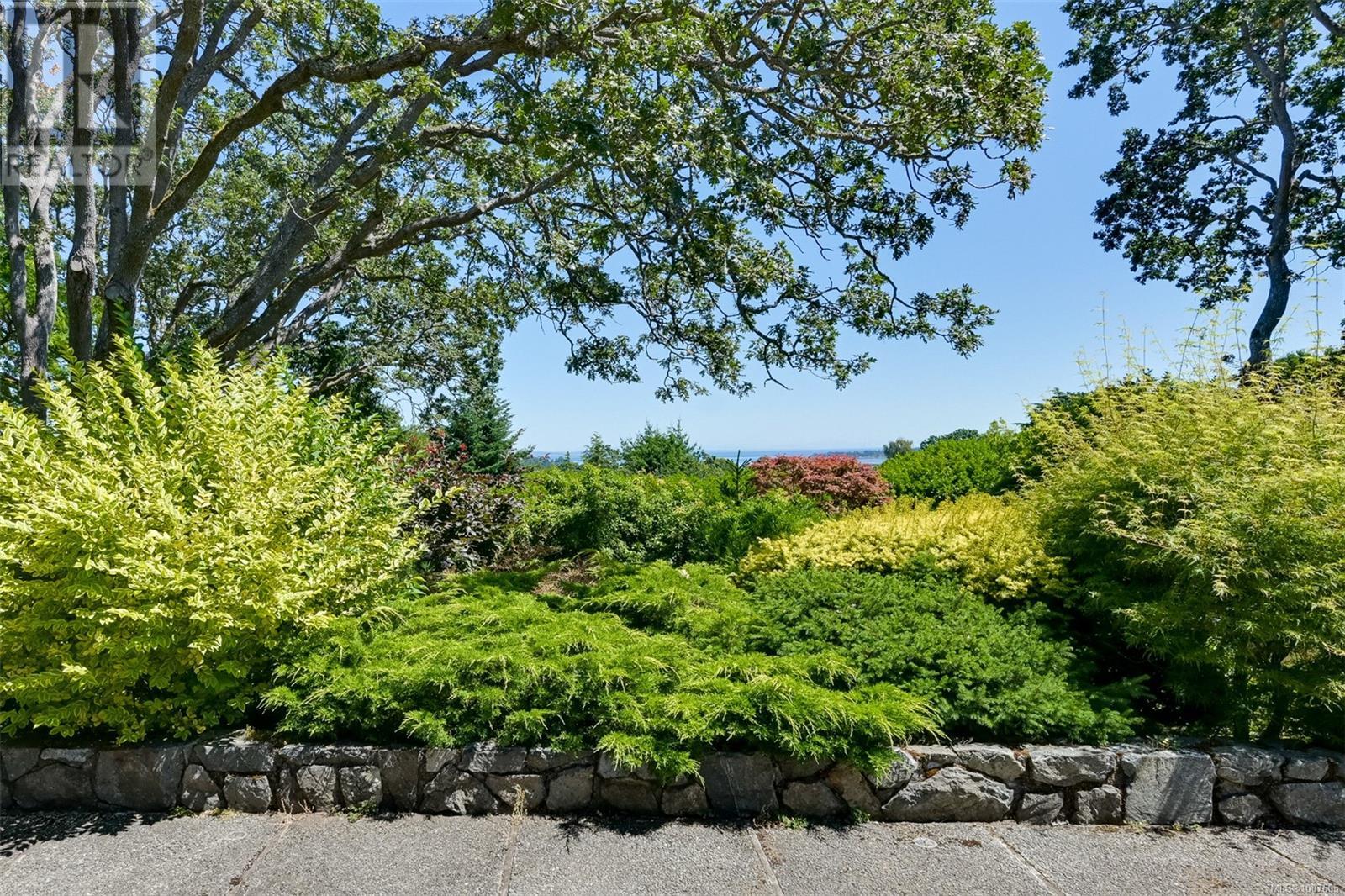 Photo 31 of 3375 Upper Terrace Rd, Oak Bay BC
