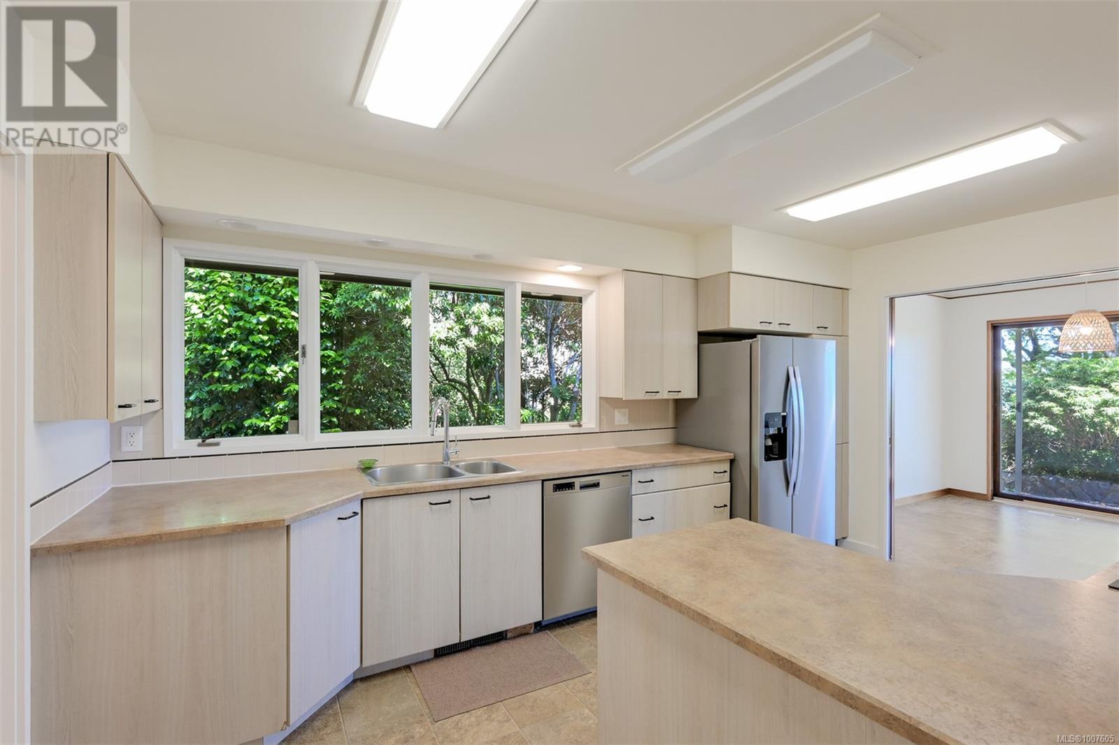 Photo 38 of 3375 Upper Terrace Rd, Oak Bay BC