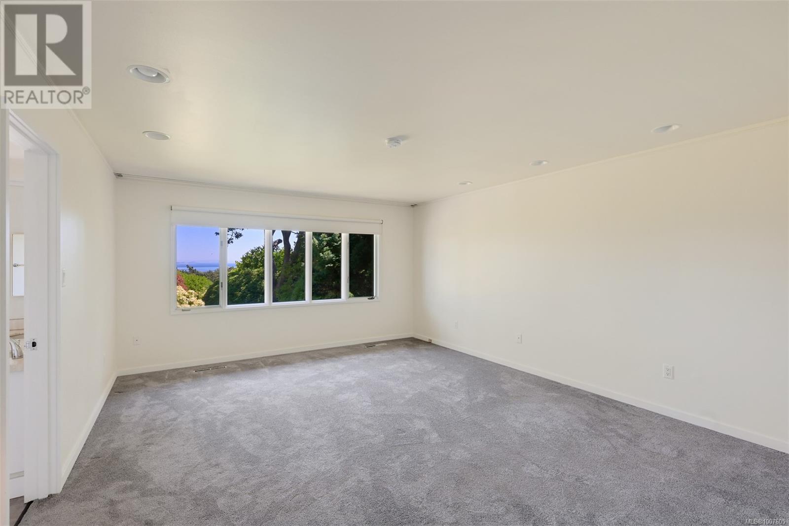Photo 15 of 3375 Upper Terrace Rd, Oak Bay BC