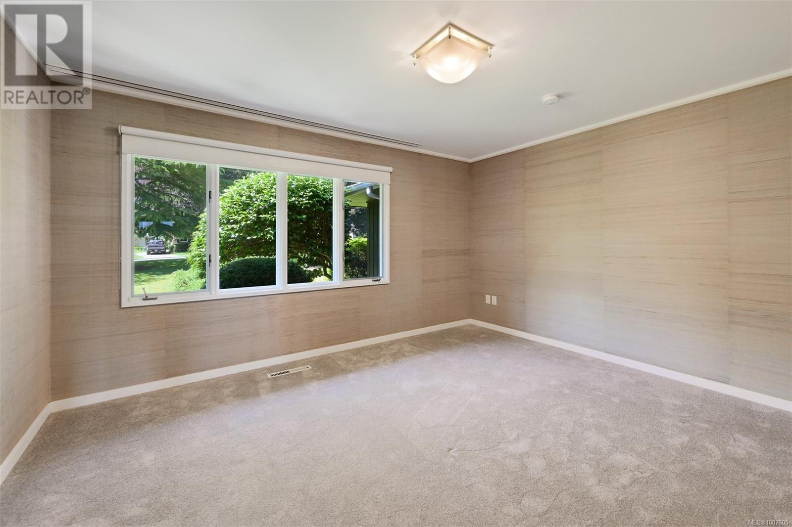 Photo 11 of 3375 Upper Terrace Rd, Oak Bay BC