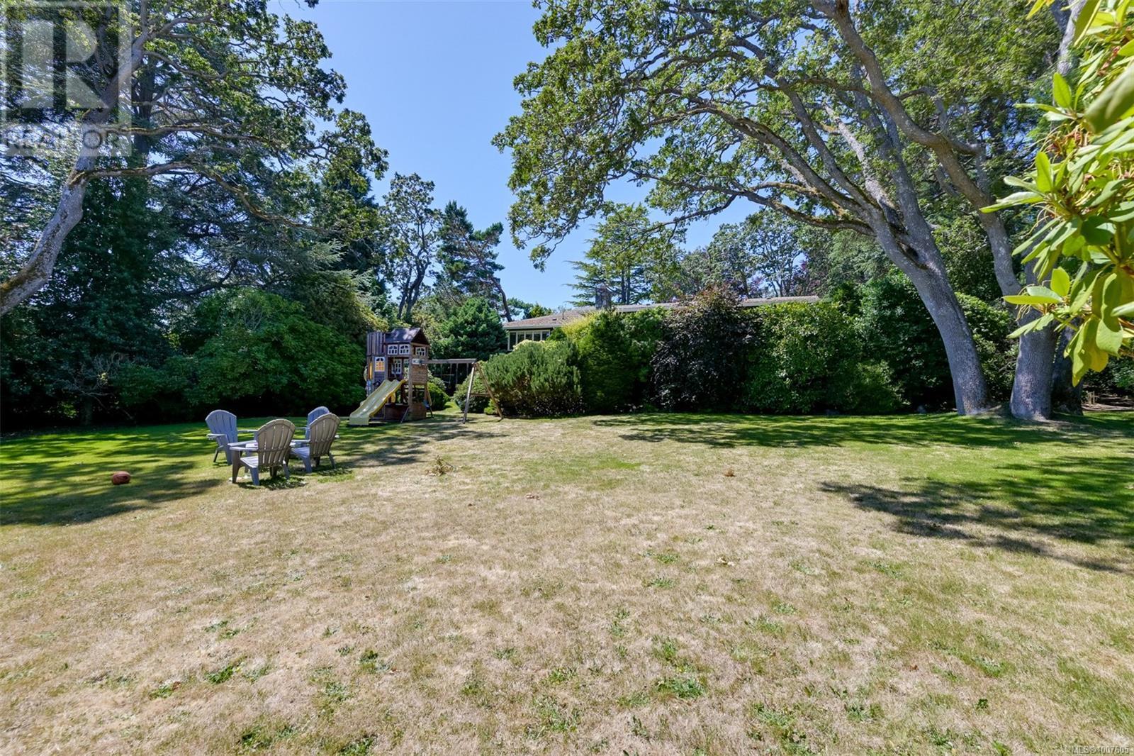 Photo 49 of 3375 Upper Terrace Rd, Oak Bay BC