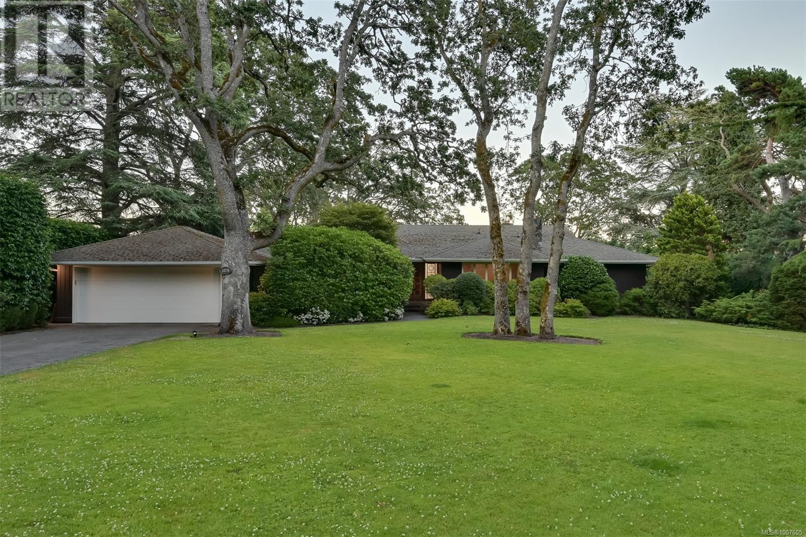 Photo 32 of 3375 Upper Terrace Rd, Oak Bay BC