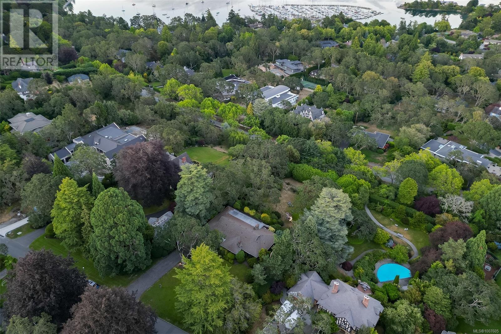 Photo 19 of 3375 Upper Terrace Rd, Oak Bay BC