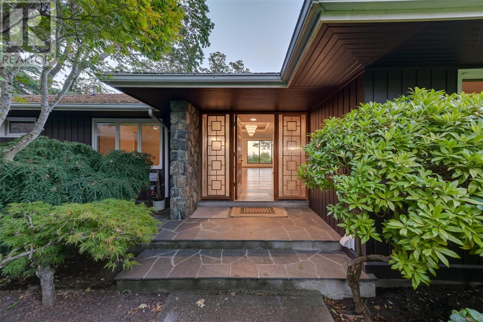 Photo 50 of 3375 Upper Terrace Rd, Oak Bay BC