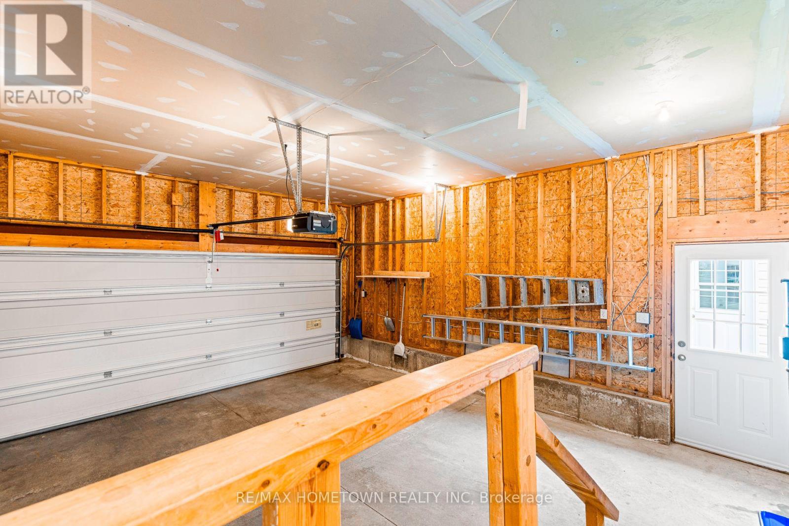 Photo 36 of 1026 Crestwood Drive, Brockville ON