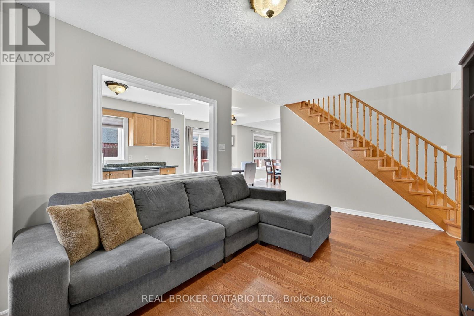 Photo 27 of 115 Birchwood Drive, Barrie ON