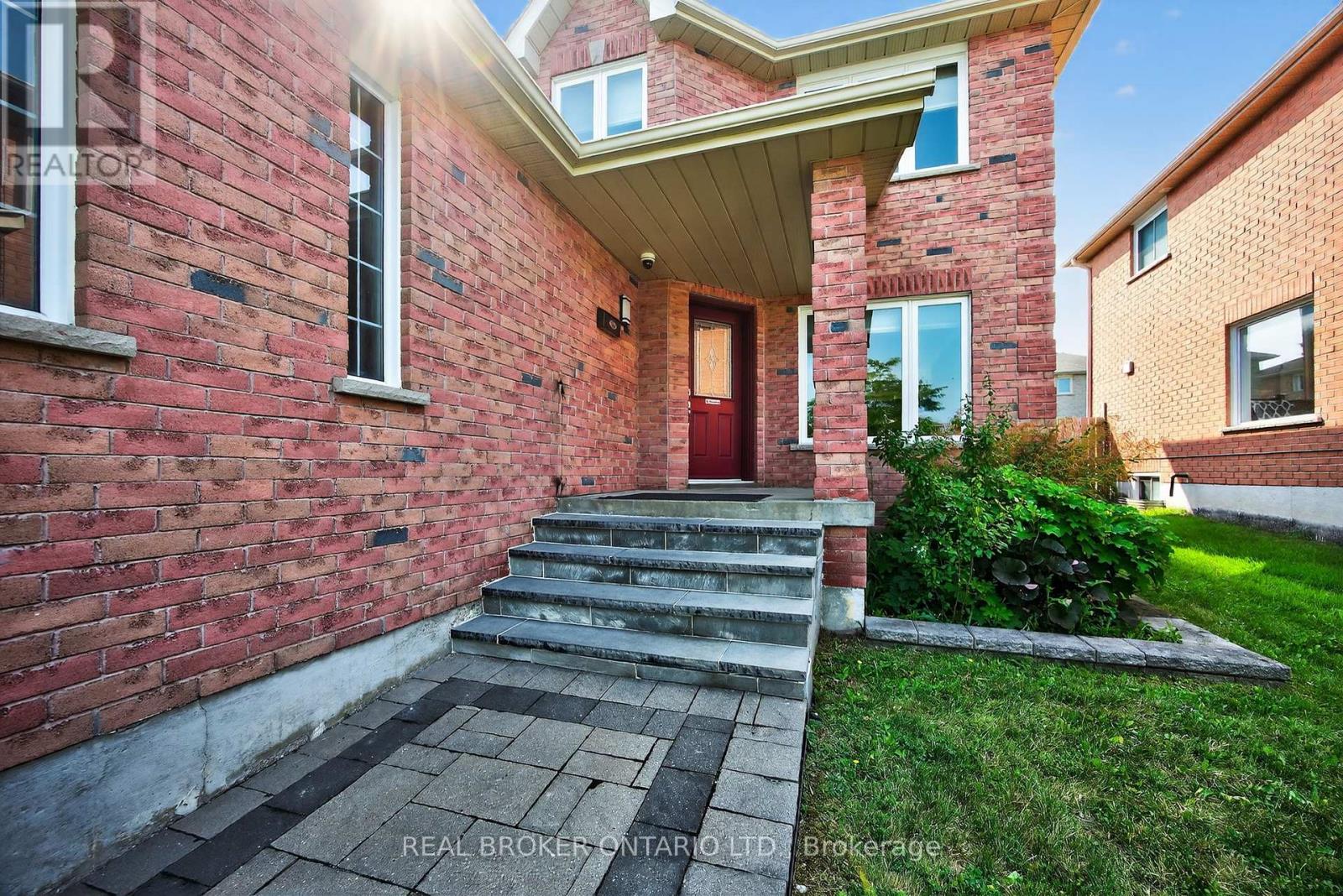 Photo 3 of 115 Birchwood Drive, Barrie ON