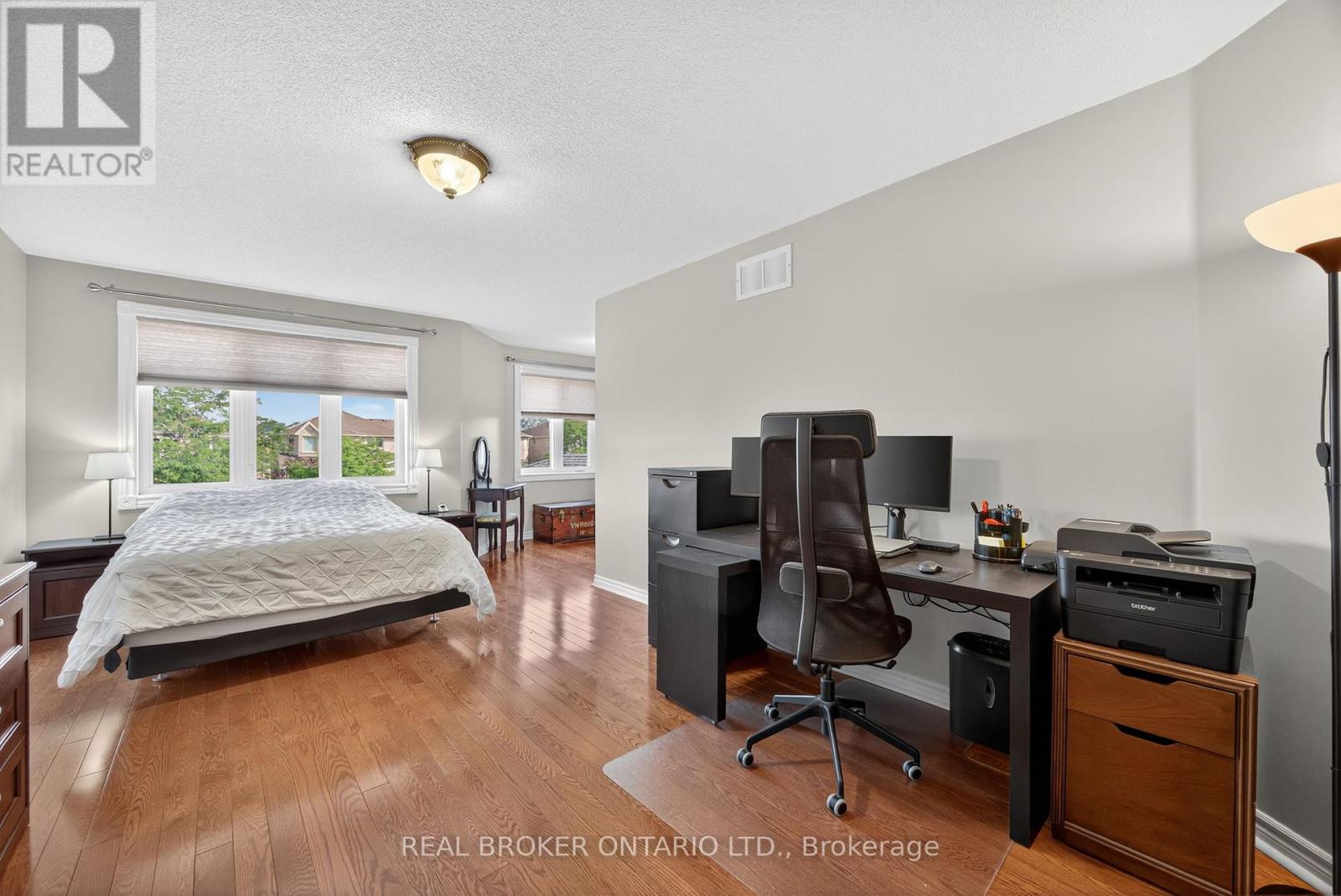 Photo 33 of 115 Birchwood Drive, Barrie ON