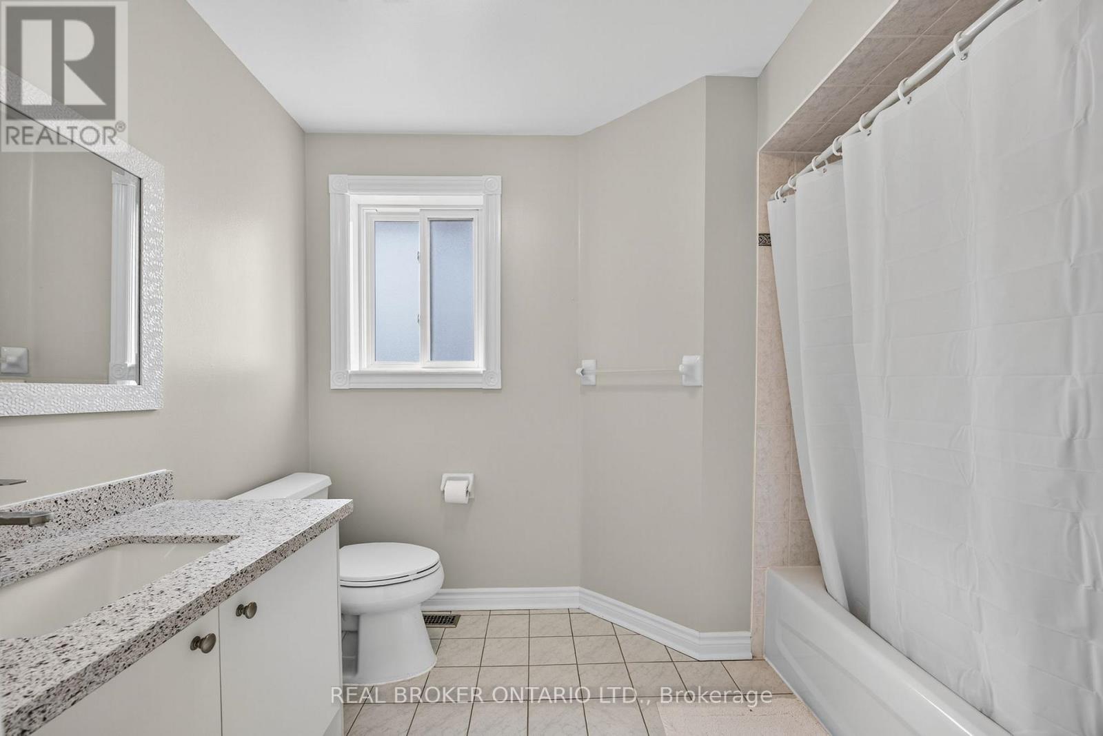 Photo 40 of 115 Birchwood Drive, Barrie ON