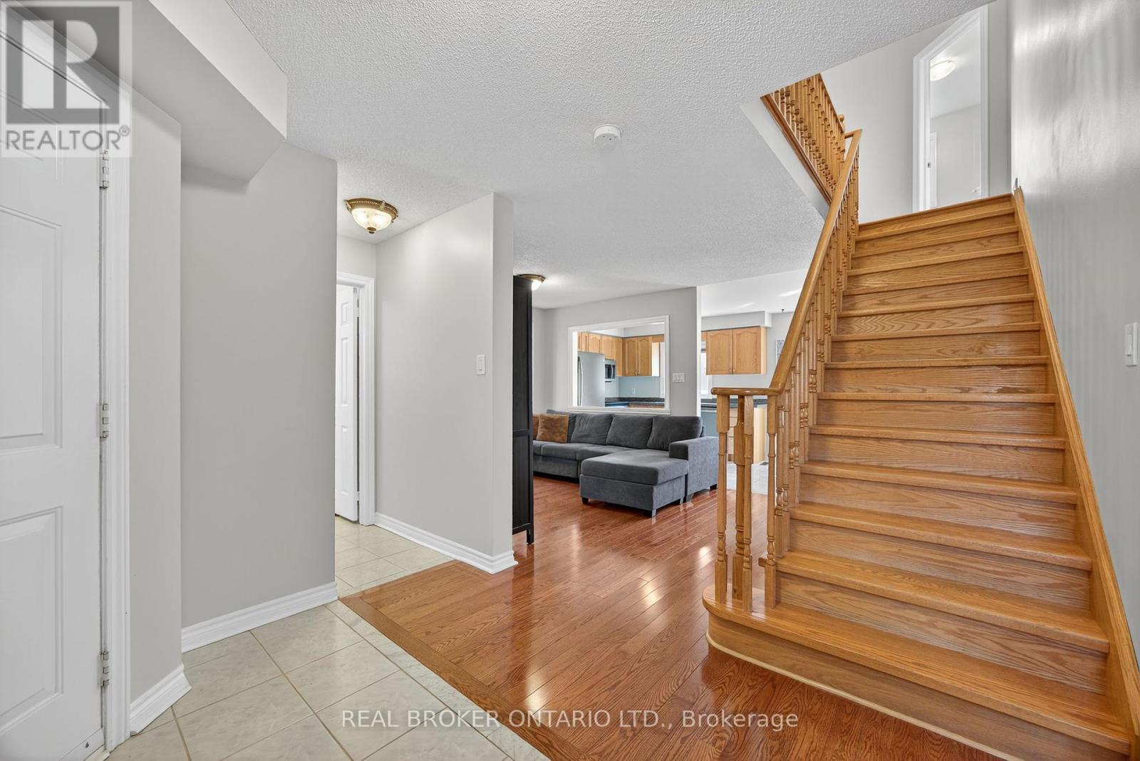 Photo 5 of 115 Birchwood Drive, Barrie ON