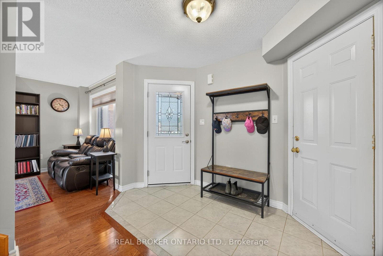 Photo 6 of 115 Birchwood Drive, Barrie ON