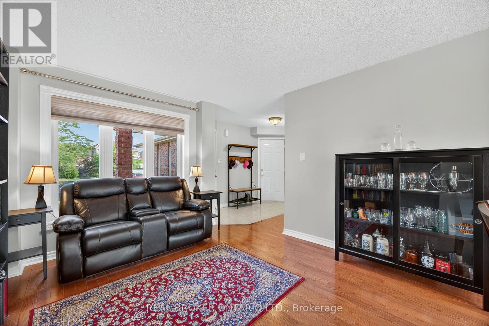 Photo 9 of 115 Birchwood Drive, Barrie ON