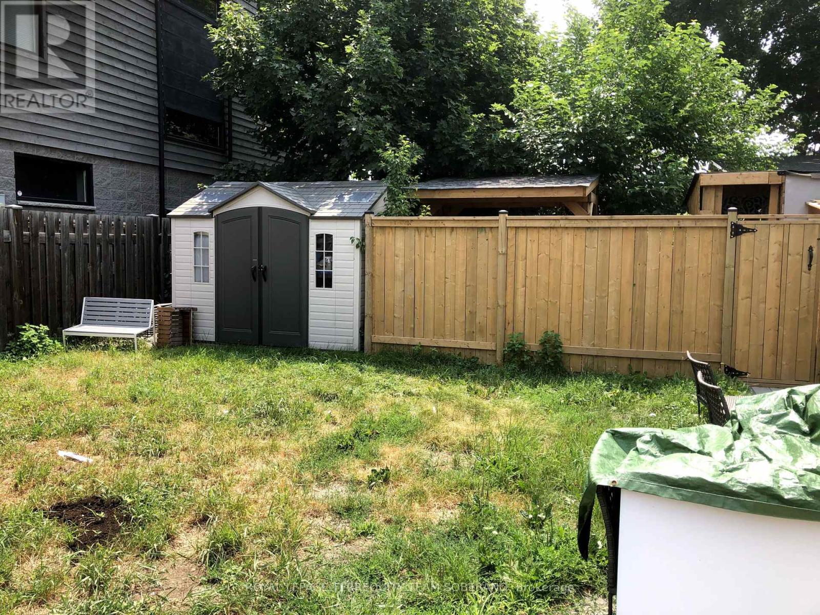 Photo 5 of 831 Beach Boulevard, Hamilton ON