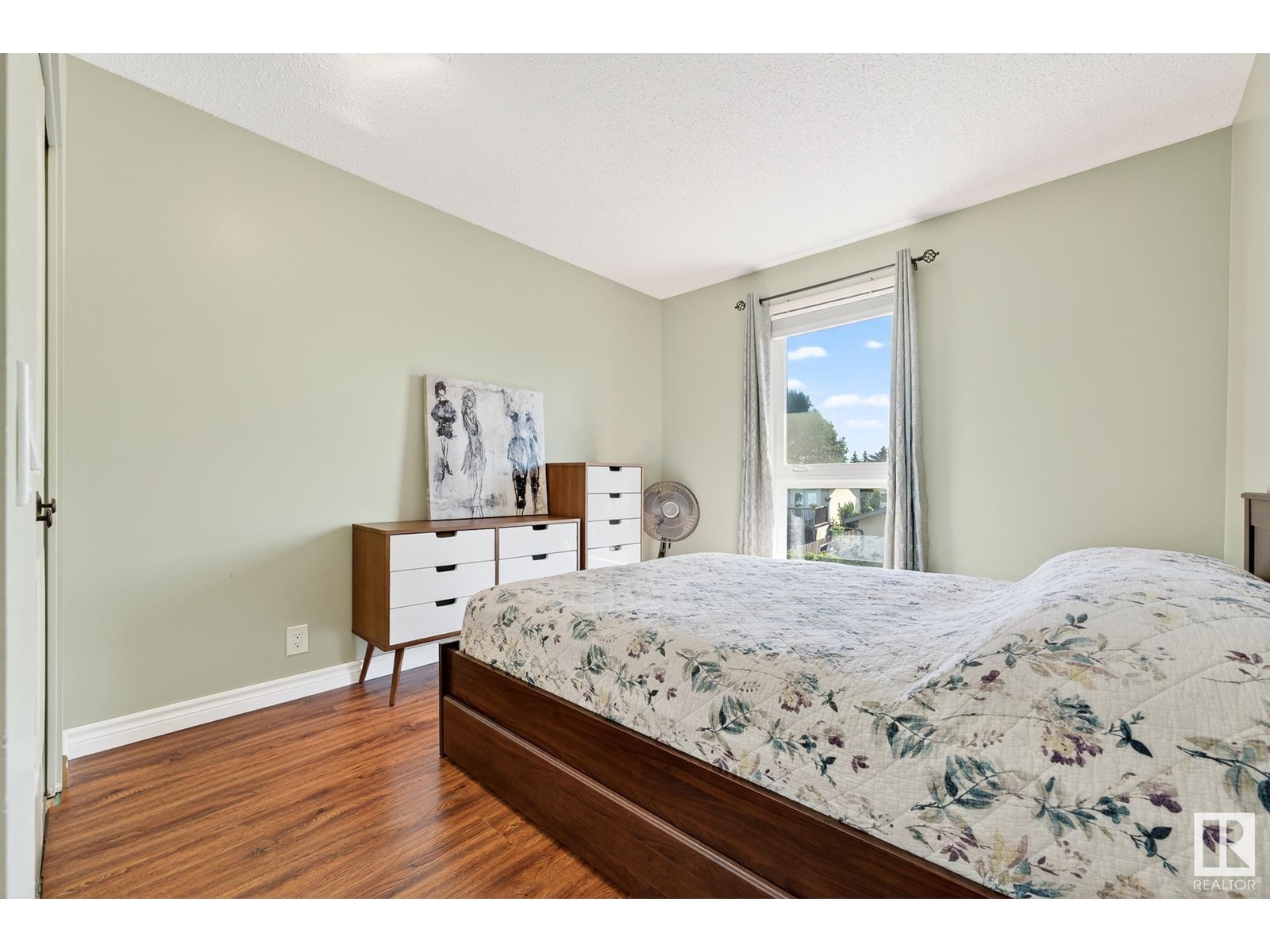 Photo 17 of 14009 121 St Nw, Edmonton AB