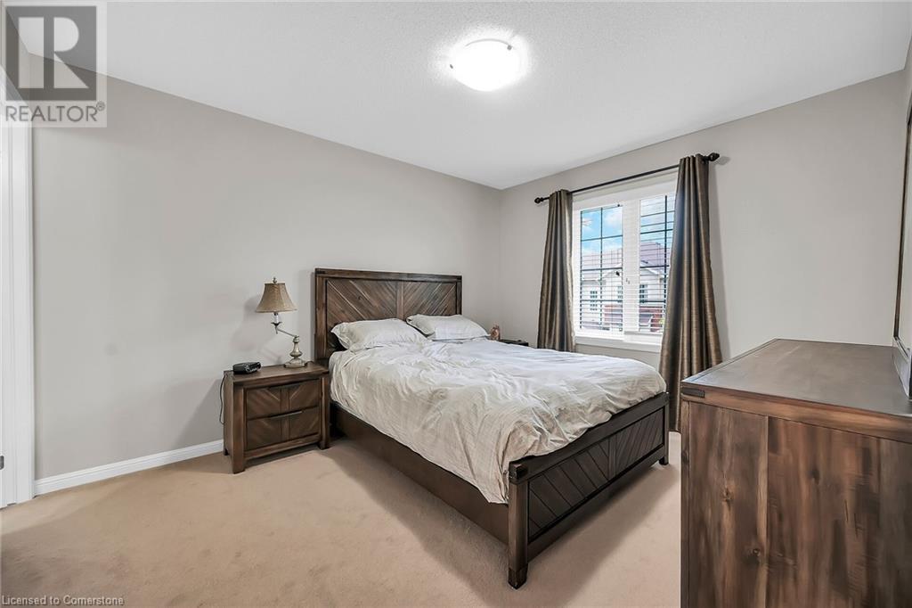 Photo 8 of 21 Hepworth Crescent, Hamilton ON