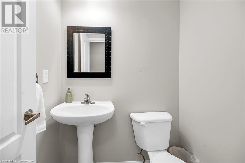 Photo 36 of 21 Hepworth Crescent, Hamilton ON
