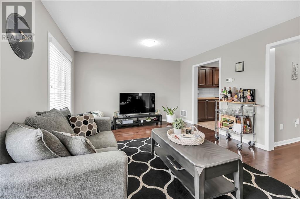 Photo 35 of 21 Hepworth Crescent, Hamilton ON