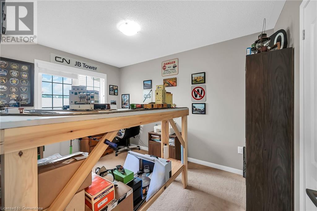 Photo 34 of 21 Hepworth Crescent, Hamilton ON