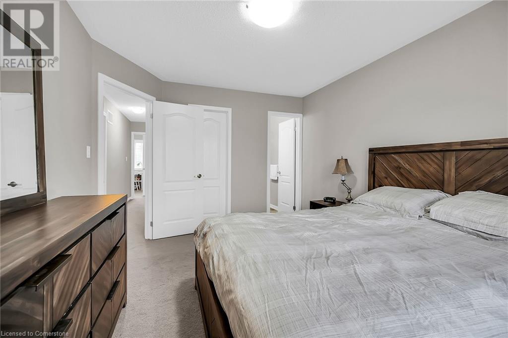 Photo 38 of 21 Hepworth Crescent, Hamilton ON