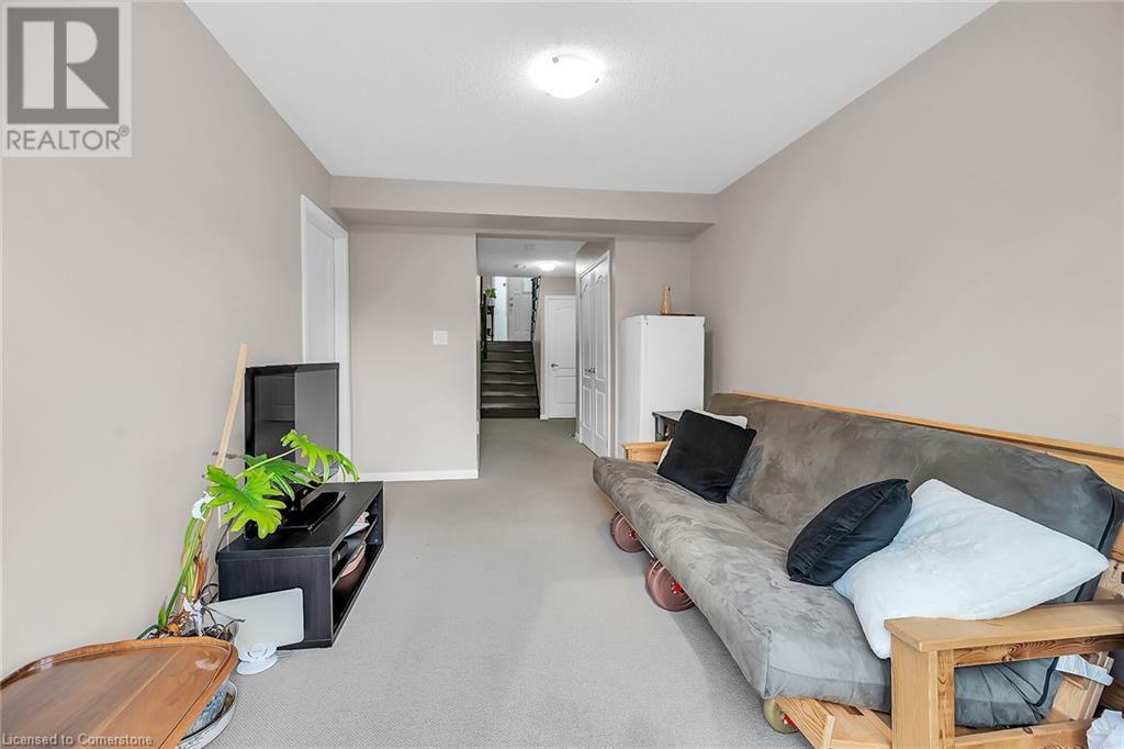Photo 19 of 21 Hepworth Crescent, Hamilton ON