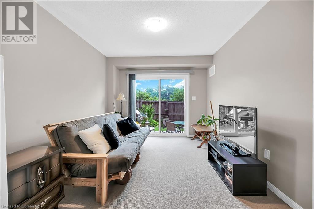 Photo 13 of 21 Hepworth Crescent, Hamilton ON