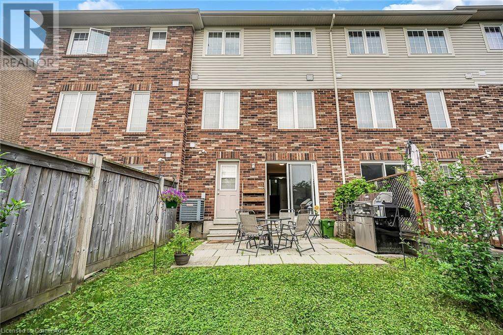 Photo 14 of 21 Hepworth Crescent, Hamilton ON