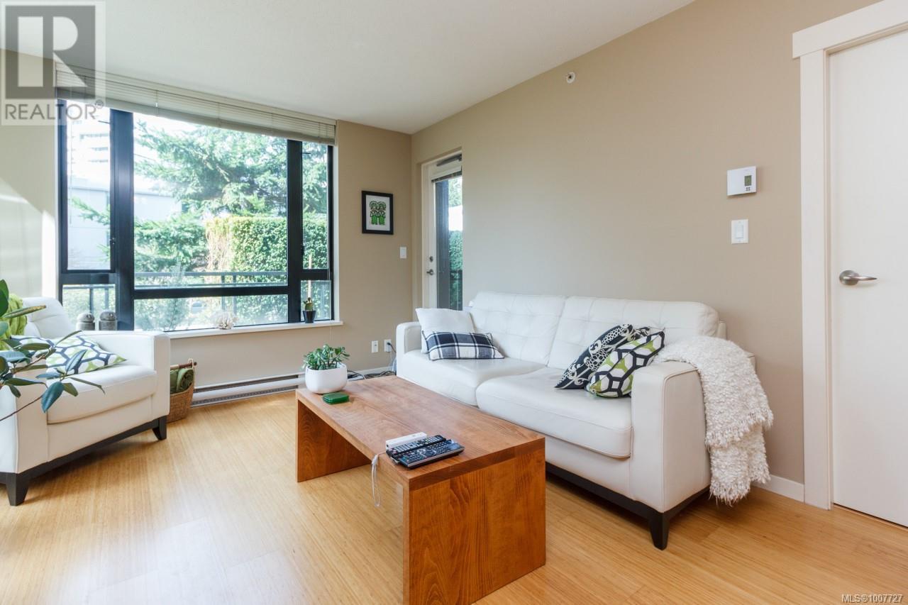 Photo 16 of 110 751 Fairfield Rd, Victoria BC