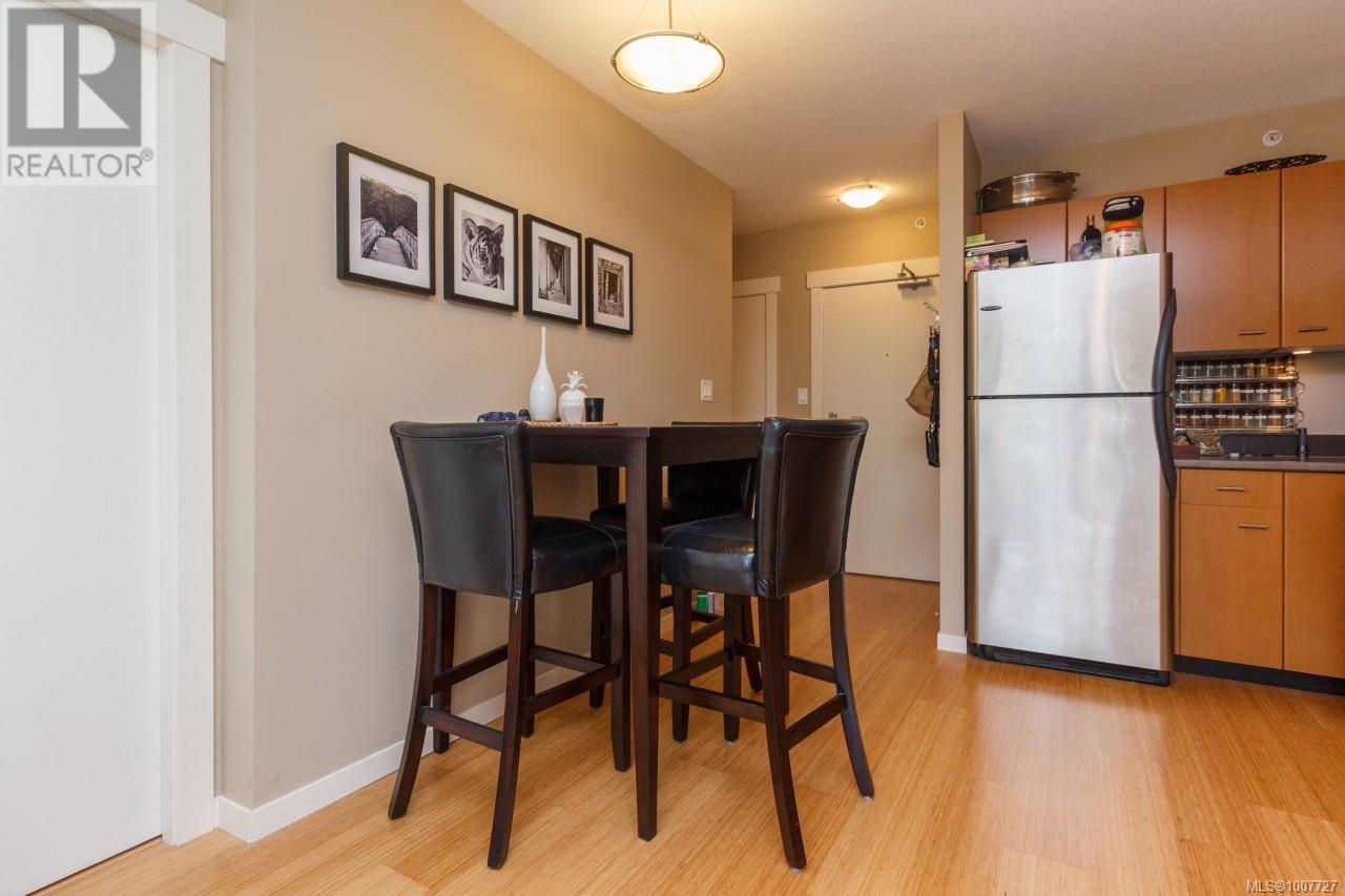 Photo 17 of 110 751 Fairfield Rd, Victoria BC