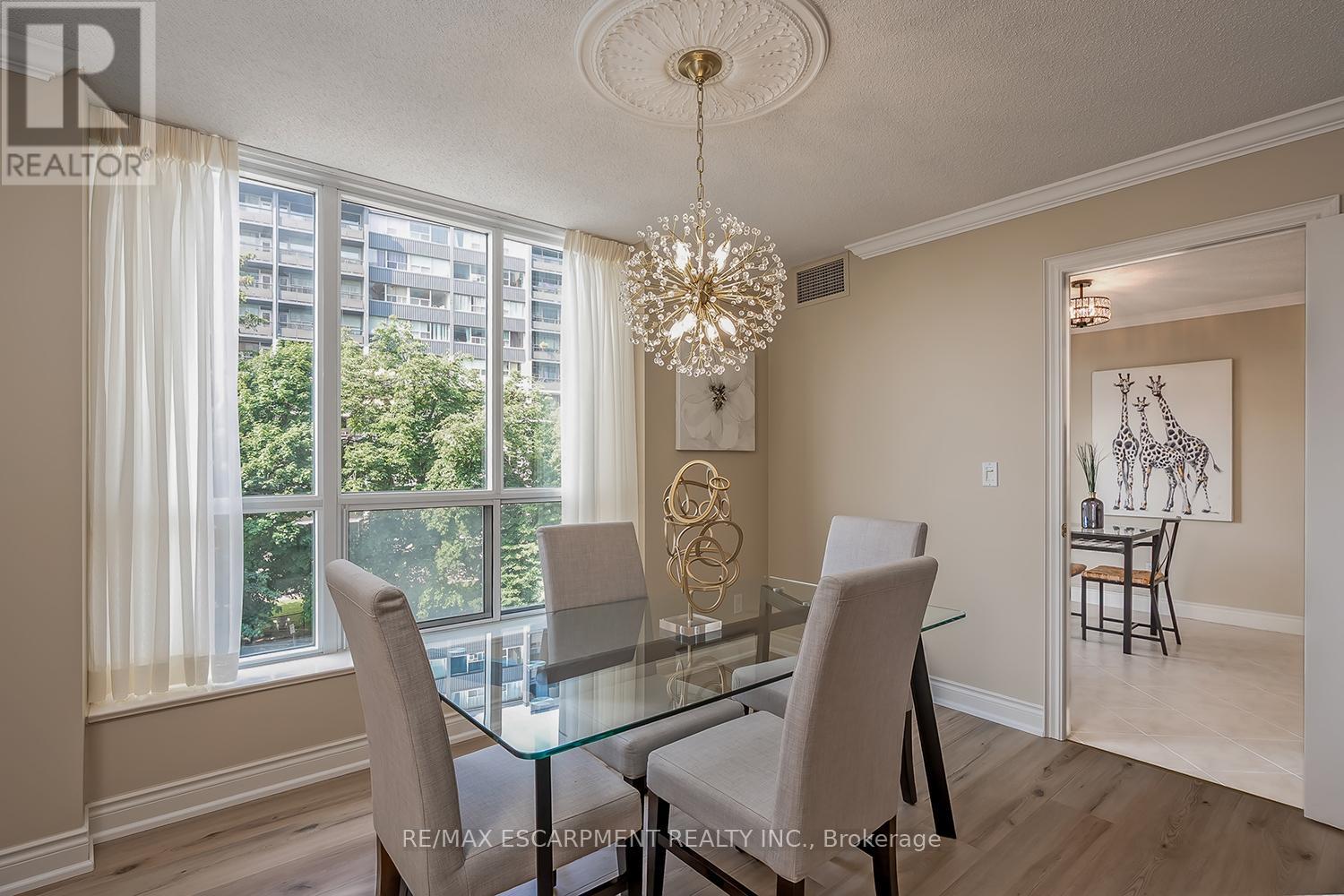Photo 4 of 408 442 Maple Avenue, Burlington ON
