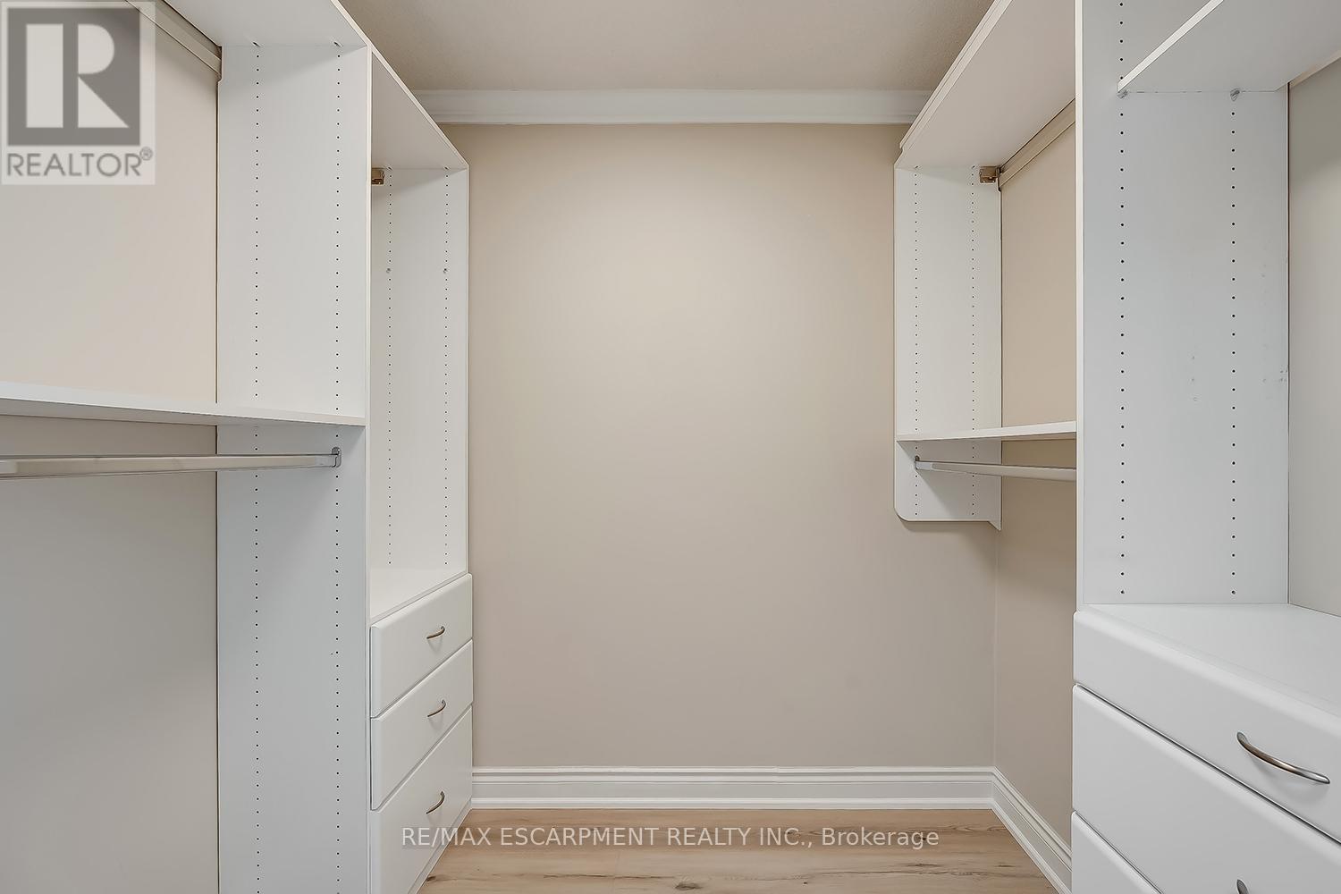 Photo 28 of 408 442 Maple Avenue, Burlington ON