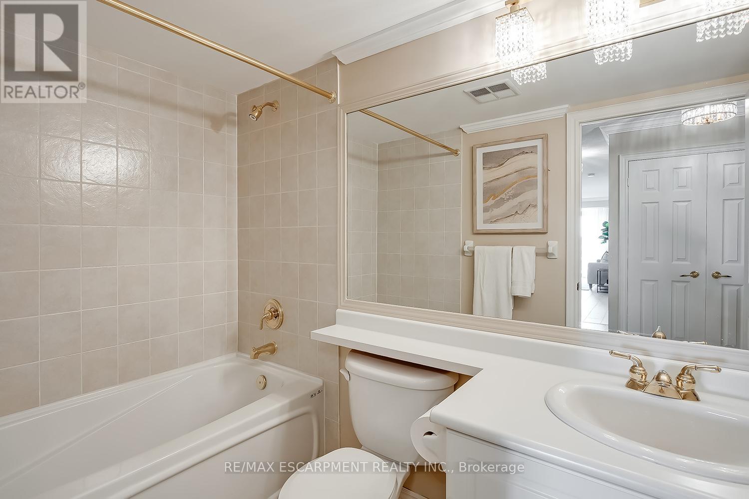 Photo 33 of 408 442 Maple Avenue, Burlington ON