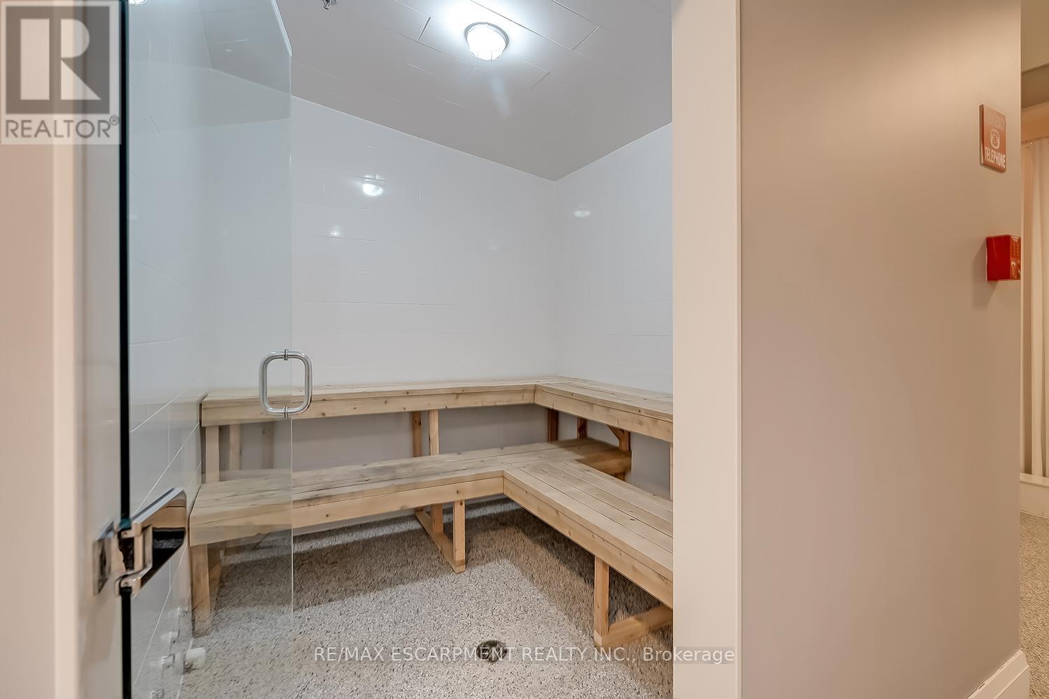 Photo 9 of 408 442 Maple Avenue, Burlington ON