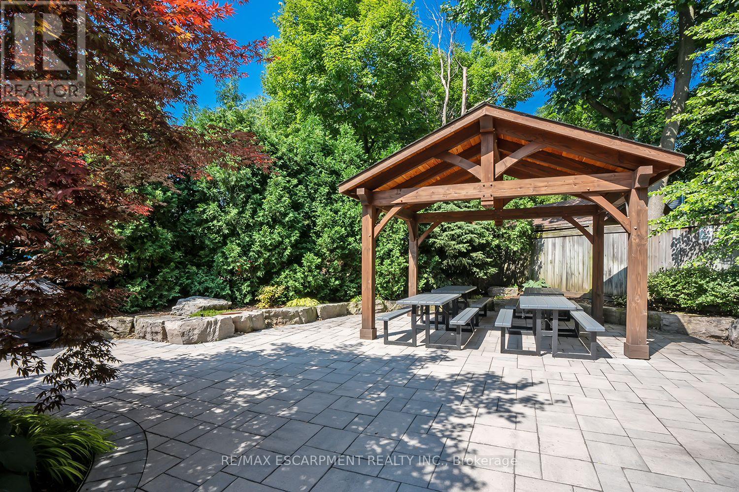 Photo 13 of 408 442 Maple Avenue, Burlington ON