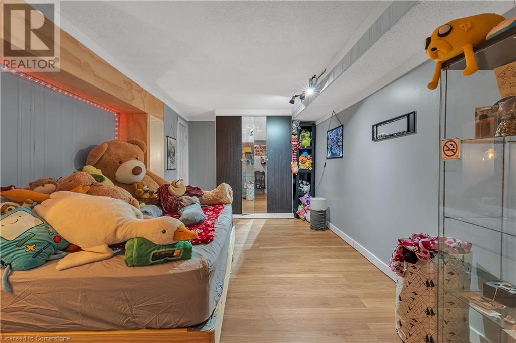 Photo 33 of 316 Fennell Avenue W, Hamilton ON